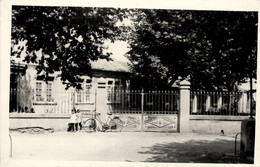 Entraigues * Vue Sur Les écoles * école - Entraigue Sur Sorgue