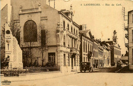 Landrecies * La Rue Du Cerf * Automobile Voiture Ancienne * Monument Aux Morts - Landrecies