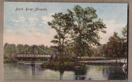 CPA ANGLETERRE - NORWICH - Back River - TB PLAN Cours D'eau + Jolie Vue Pont Et Barque - Norwich