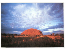 (TT 31) Australia - NT - Ayers Rock (now Re-named Uluru) (same Picture With Different Back Publishing)... 2 Postcards - Uluru & The Olgas