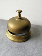 Ancienne Cloche De Table Sonnette De Réception Appel De Service Laiton - Bells