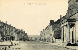 Montmédy * La Rue Ernest Mabille * Devanture Façade AU PETIT PARIS , Commerce Magasin - Montmedy