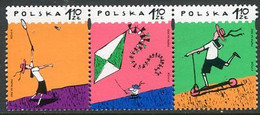 POLAND 2002 Children's Day Singles MNH / **.  Michel 3975-77 - Unused Stamps