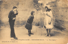 CPA 75 PARIS IIIe PARIS GROUPE DES PUPILLES DU IIIe Arrt GAMINERIES REVUE LA FILLE GREGOIRE - Arrondissement: 03