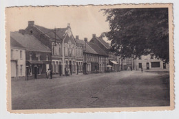 NAZARETH  ZIJKANT DORPPLAATS EN GEMEENTEHUIS - Nazareth