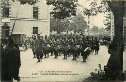 La Roche Sur Yon * Le 93ème Régiment D'infanterie Rentrant Au Quartier * Tambours Tambour Fanfare - La Roche Sur Yon