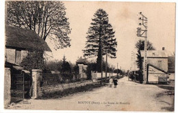 27 -Routot - La Route De Hauville - Routot