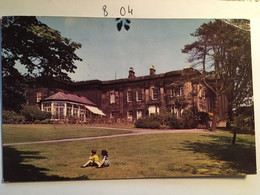 Cpsm, écrite En 1967, LEEDS - ROUNDHAY PARK MANSIONS, UK - Leeds