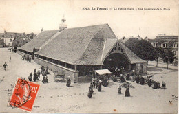 Cpa Le Faouet - La Vieille Halle-vue Générale De La Place. - Le Faouet