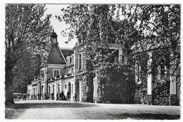 CPSM BALLAN MIRE, ANIMATION DEVANT LE CHATEAU DE BOIS RENAULT, COLONIE DE VACANCES LA LORRAINE, ETABLISSEMENTS DE WENDEL - Ballan-Miré