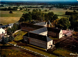 Derval * Vue Aérienne Sur Le Collège De La Haye * Cours Et Bâtiments Scolaires * école - Derval