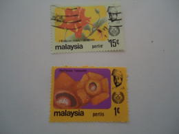 PERLIS   MALAYSIA USED STAMPS FLOWERS - Perlis