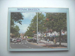 Nederland Holland Pays Bas Winschoten Met Drukke Straat Auto's, Fietsers Enz. - Winschoten