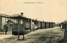 La Motte Beuvron * Route Et Le Tramway Tram * Gare Ligne Chemin De Fer Loir Et Cher - Lamotte Beuvron