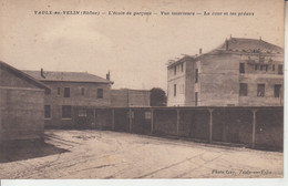 VAULX EN VELIN - L'Ecole Des Garçons - Vue Intérieure - La Cour Et Les Préaux  PRIX FIXE - Vaux-en-Velin