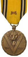 Médaille Commémorative De La Guerre / Herinneringsmedaille Van De Oorlog -1940-1945 - En Bronze - Diamètre 36.5mm - WWII - Belgio