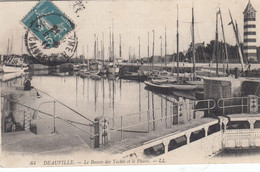 France - Phare - Deauville - Le Phare Et Le Bassin Des Yachts - Circulée - Leuchttürme