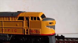 RIVAROSSI ATLAS 2122 N Scale VINTAGE UNION PACIFIC Loco Diesel Fairbanks Morse C Liner - In Original Box - Locomotoras