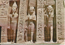 Afrique. CPM. Egypte. Temple D'Abou Simbel. Some Statues Of Abou Simbel - Tempel Von Abu Simbel