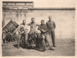 Motos * Photo Ancienne * Moto Ancienne De Type Modèle Marque ? * Transport Motocyclette * Toulouse ( Haute Garonne ) - Motorbikes