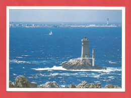 C.P.M.( 22 ) « PLOGOFF »,le Phare De La Vieille,Face à La Pointe Du Raz Et Le Grand Phare De 1952- Jolie Vue .X2 Phts - Plogoff