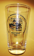 Petit Verre à Vin Siglé Championnat Du Monde De Scrabble Francophone Montreux 1981 - Glasses