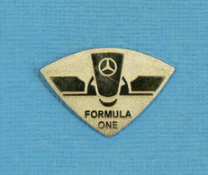 1 PIN'S //  ** LOGO / MERCEDES / FORMULA ONE ** . (Édition Motorsport) - Mercedes