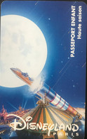FRANCE  -  DisneyLAND PARIS  -  SPACE MOUNTAIN  -  Enfant  (Différent Back) - Disney Passports
