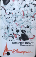 FRANCE  -  Euro DisneyLAND  -  101 DALMATIENS CHIOTS  -  Enfant (avec 1 Trou - Salarié) - Passaporti  Disney