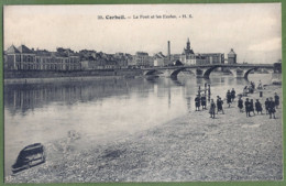 CPA - ESSONNE - CORBEIL - LE PONT ET LES ÉCOLES - Animation, écoliers Et Laveuses Sur Le Quai - édition H.S. / 30 - Corbeil Essonnes