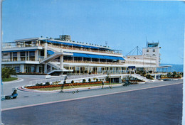 Carte Postale : 06 NICE : L'Aéroport De Nice Côte D'Azur, Vue Prise De La Piste, Timbre En 1964 - Luftfahrt - Flughafen