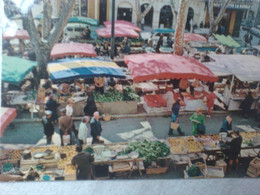 Superbe Animation Du Marché Aux Légumes & Fruits Place Richelme à Aix En Provence Bouches Du Rhône Eliophot Aix/Provence - Geneeskrachtige Planten