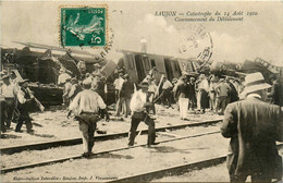 Saujon * La Catastrophe Du 14 Août 1910 * Accident Férroviaire Train Ligne Chemin De Fer * Commencement Du Déblaiement - Saujon