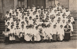 61 Bazoches Sur Hoëne (Hoesne), Champeaux... Canton Vers 1935 Entrée De L'Eglise Groupe Enfants Habits Religieux Mission - Bazoches Sur Hoene