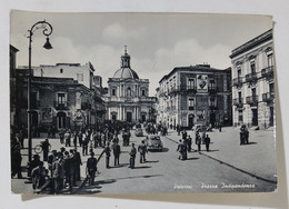 25297 Cartolina - Catania - Paternò - Piazza Indipendenza - VG 1960 - Catania