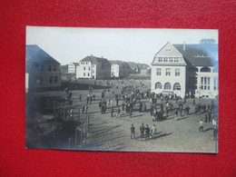 ALLEMAGNE - GUETERSLOH - GÛTERSLOH - CARTE PHOTO - CAMP PRISONNIERS OFFIZIER GEFANGENEN  LAGER - INTERIEUR DU CAMP... - Guetersloh