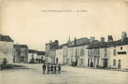 Dép 79 - Beauvoir Sur Niort - La Place - état - Beauvoir Sur Niort