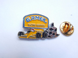 Beau Pin's En Relief , Auto F1 , Tabac Camel - F1