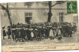 Villeblevin - Propriété De La Caisse Des écoles Du XIIe Arrondissement - Colonie Scolaire - La Distribution... "animés" - Villeblevin