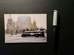 Reisebus Vor Dem Berliner Dom, Foto-Abzug, S/w 10 X 15 Cm - Automobiles