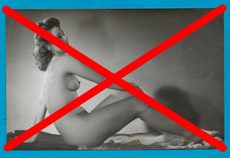Jolie Femme Nue Assise Semi étendue - Photo Studio Souple (format 9x14 Cm) - Unclassified