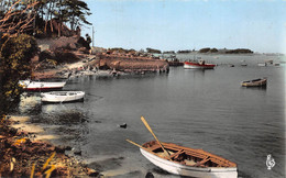 PORT-BLANC Par Penvénan - Le Port, Dans Le Fond L'Ile Saint-Gildas - Penvénan