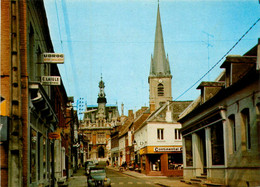 Solesmes * La Rue De La Selle * Voiture Automobile Ancienne Citroën 2CV - Solesmes