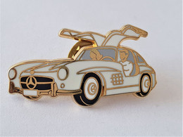 PINS ARTHUS BERTRAND MERCEDES PAPILLON BLANCHE  / 33NAT - Mercedes