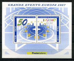 RC 22081 ITALIE LOT DE TIMBRES A LA FACIALE NEUFS ** SANS CHARNIERES - 2001-10: Mint/hinged