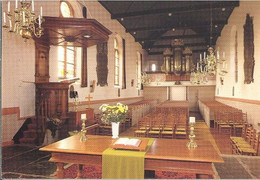 Hindeloopen, Grote Kerk , Interieur   (Een Raster Op De Kaart Is Veroorzaakt Door Het Scannen) Met Klassieke Auto's - Hindeloopen