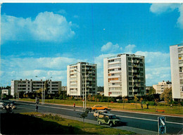 Béthune * La Grande Résidence * Quartier Cité * Automobile Voiture Ancienne Citroën Méhari - Bethune