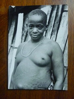 CPSM Carte Photo Originales Années 50 - Jeune Femme Scarifiée Enceinte - Non Classés