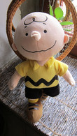 PELUCHE SNOOPY CHARLY BROWN - Peanuts