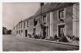 CPSM Photo Le Lude Près Luche Pringe 72 Sarthe Hôtel De La Boule D' Or Propriétaire Veuve Oger  éditeur CAP - Luche Pringe